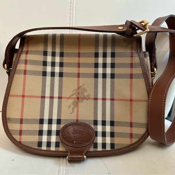 Authentic Burberry Crossbody vintage good condition with COA certificate - Picture 1 of 10